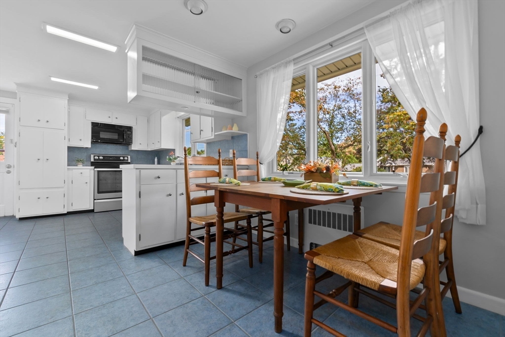 21 Michael Road Beverly, MA 01915 - Photo 11 of 36