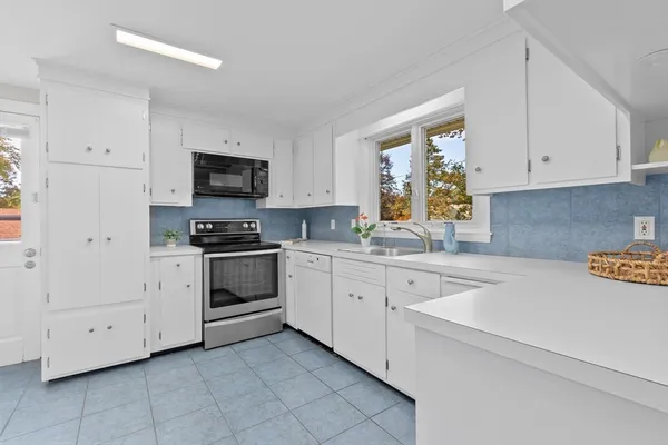 $875,000 | 21 Michael Road, Beverly, MA 01915