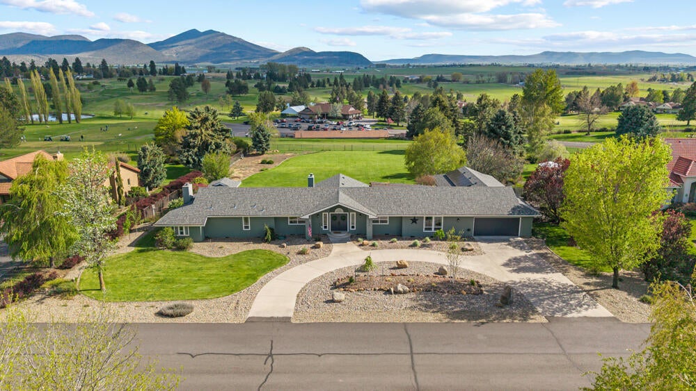 9576 Arant Road Klamath Falls, OR 97603 - Photo 2 of 63 2