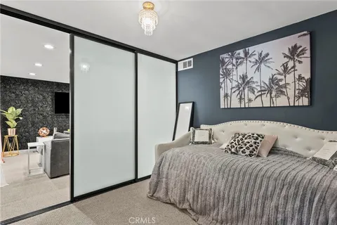 $628,000 | 6752 Hillpark Drive, Unit 202, Los Angeles, CA 90068