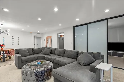 $628,000 | 6752 Hillpark Drive, Unit 202, Los Angeles, CA 90068