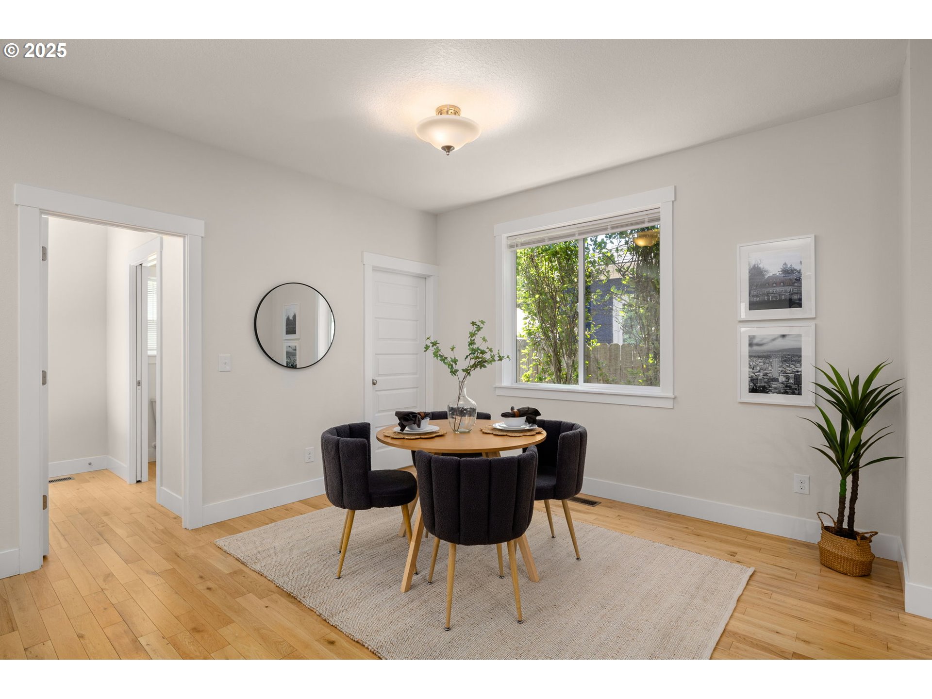 3242 Southwest Vermont Street Portland, OR 97219 - Photo 11 of 38 Dining Area