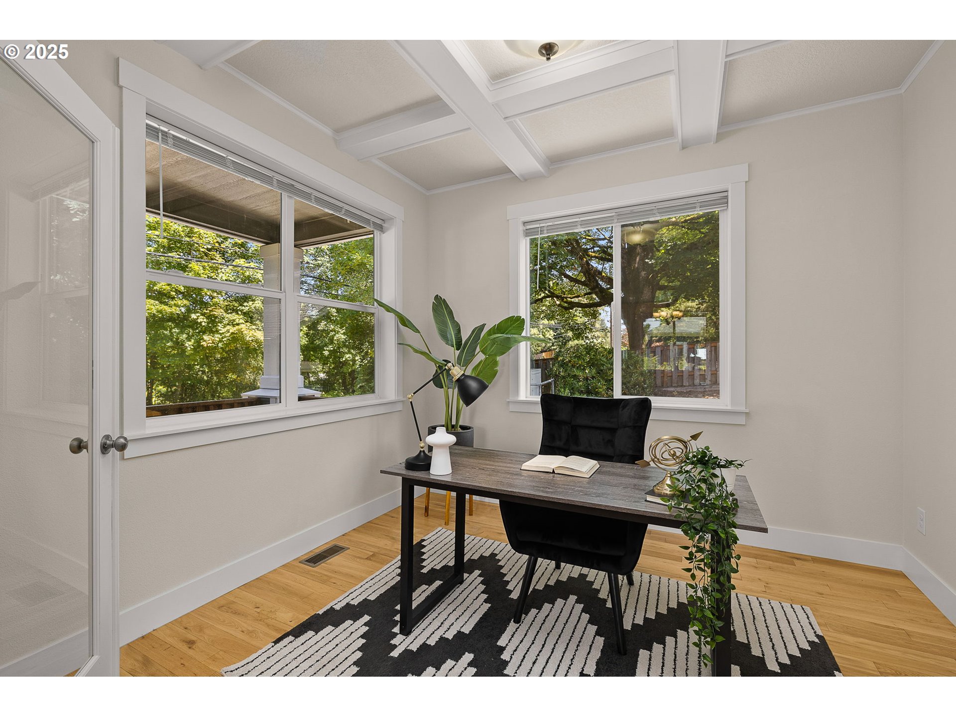 3242 Southwest Vermont Street Portland, OR 97219 - Photo 15 of 38 Den/Office