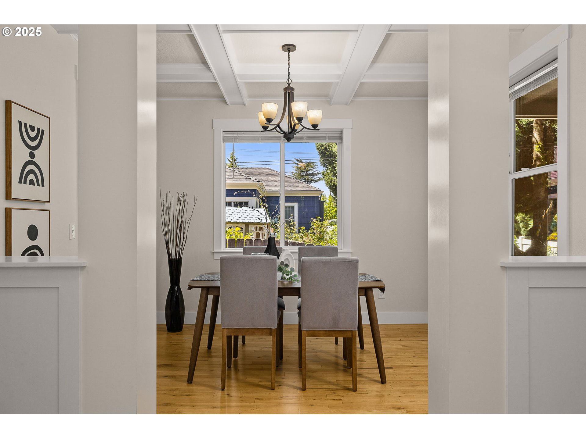 3242 Southwest Vermont Street Portland, OR 97219 - Photo 6 of 38 Dining Area