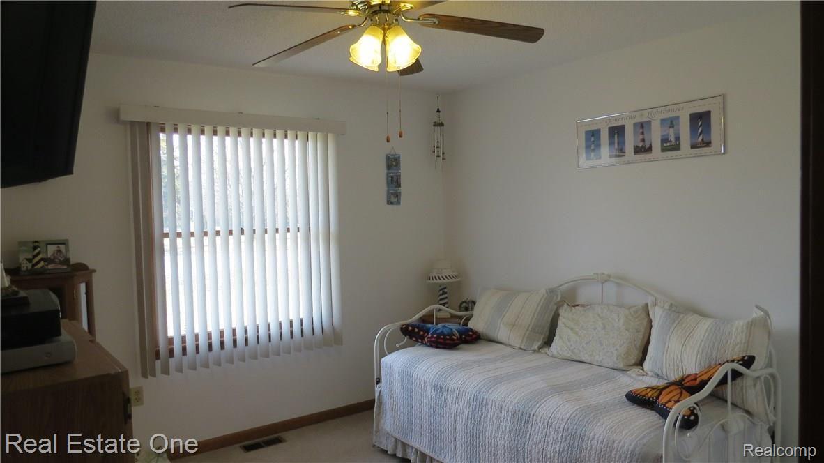 30550 Fort Road Rockwood, MI 48173 - Photo 10 of 31 1st bedroom