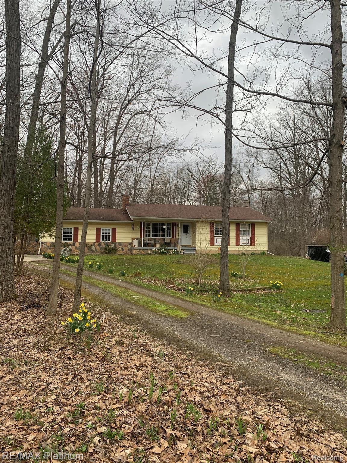 8195 North Latson Road Howell, MI 48855 - Photo 2 of 30 Welcome to 8195 Latson Road!