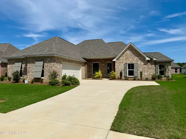 $370,800 | 204 Wethersfield Drive, Florence, MS 39073