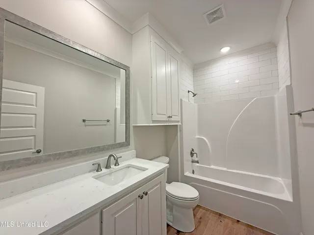 $355,500 | 204 Wethersfield Drive, Florence, MS 39073