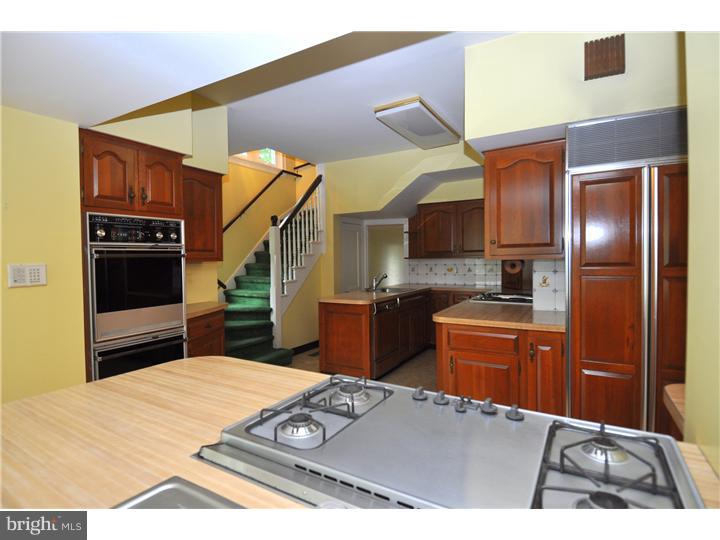 247 Berkley Road Devon, PA 19333 - Photo 7 of 19 Kitchen