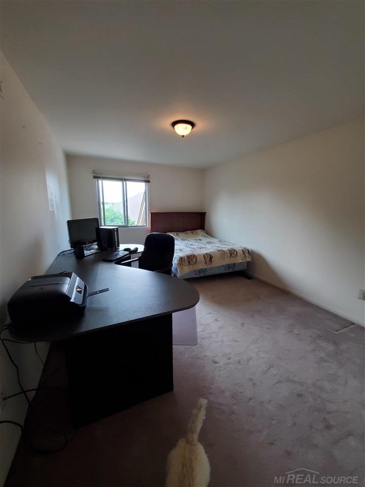 46869 West Ridge Drive Macomb, MI 48044 - Photo 38 of 48 50080942-37.JPG