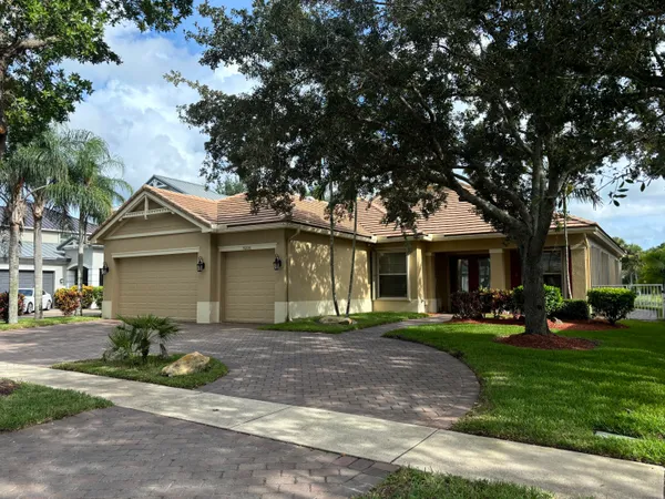 $814,000 | 9386 Madewood Court, Royal Palm Beach, FL 33411