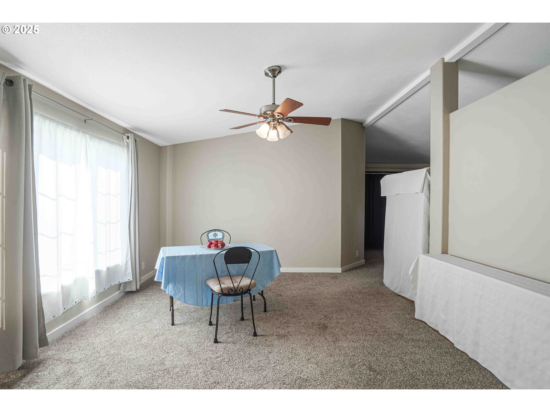 1015 Oak Street, Unit 109 Silverton, OR 97381 - Photo 11 of 14