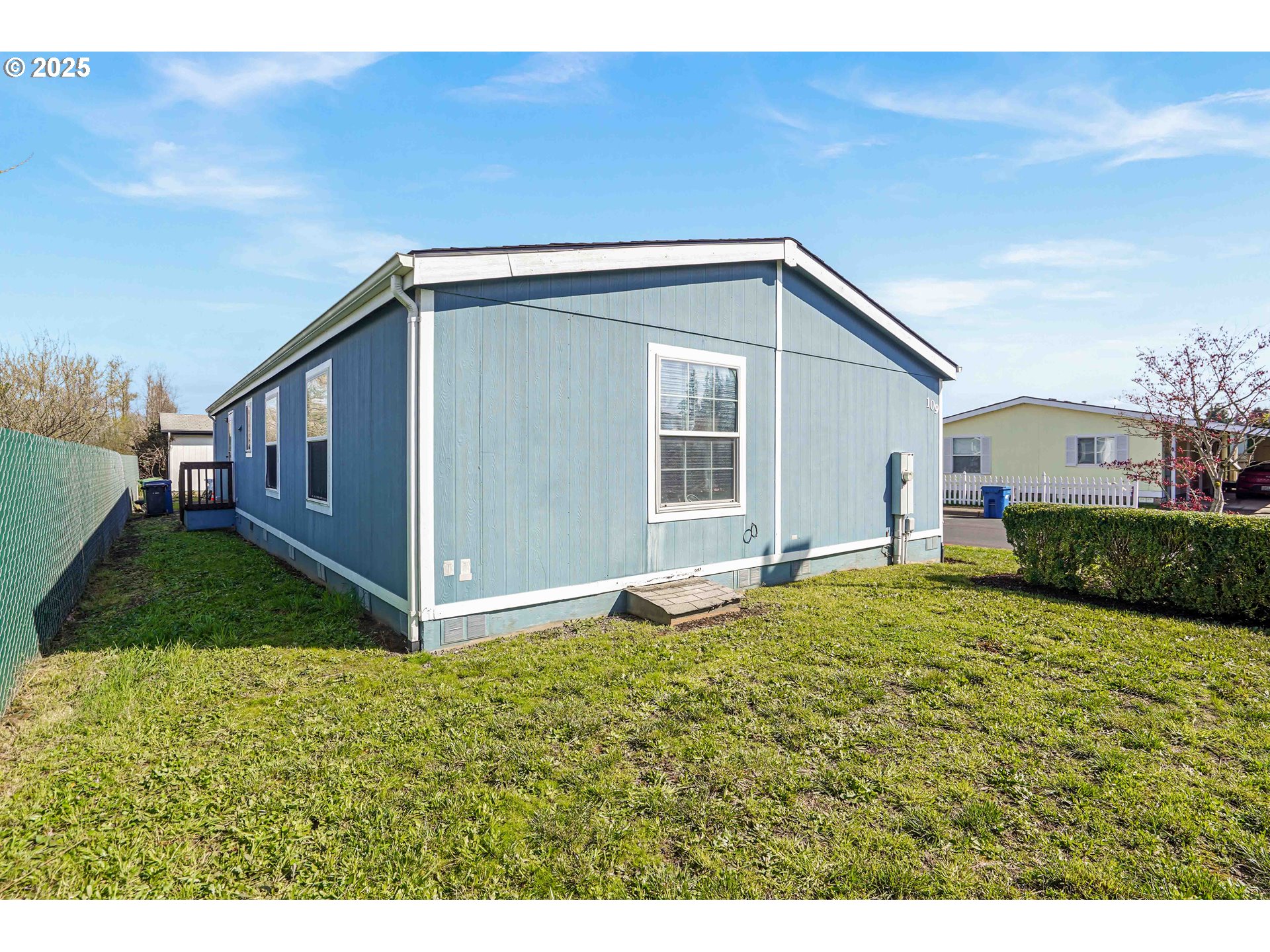 1015 Oak Street, Unit 109 Silverton, OR 97381 - Photo 6 of 14