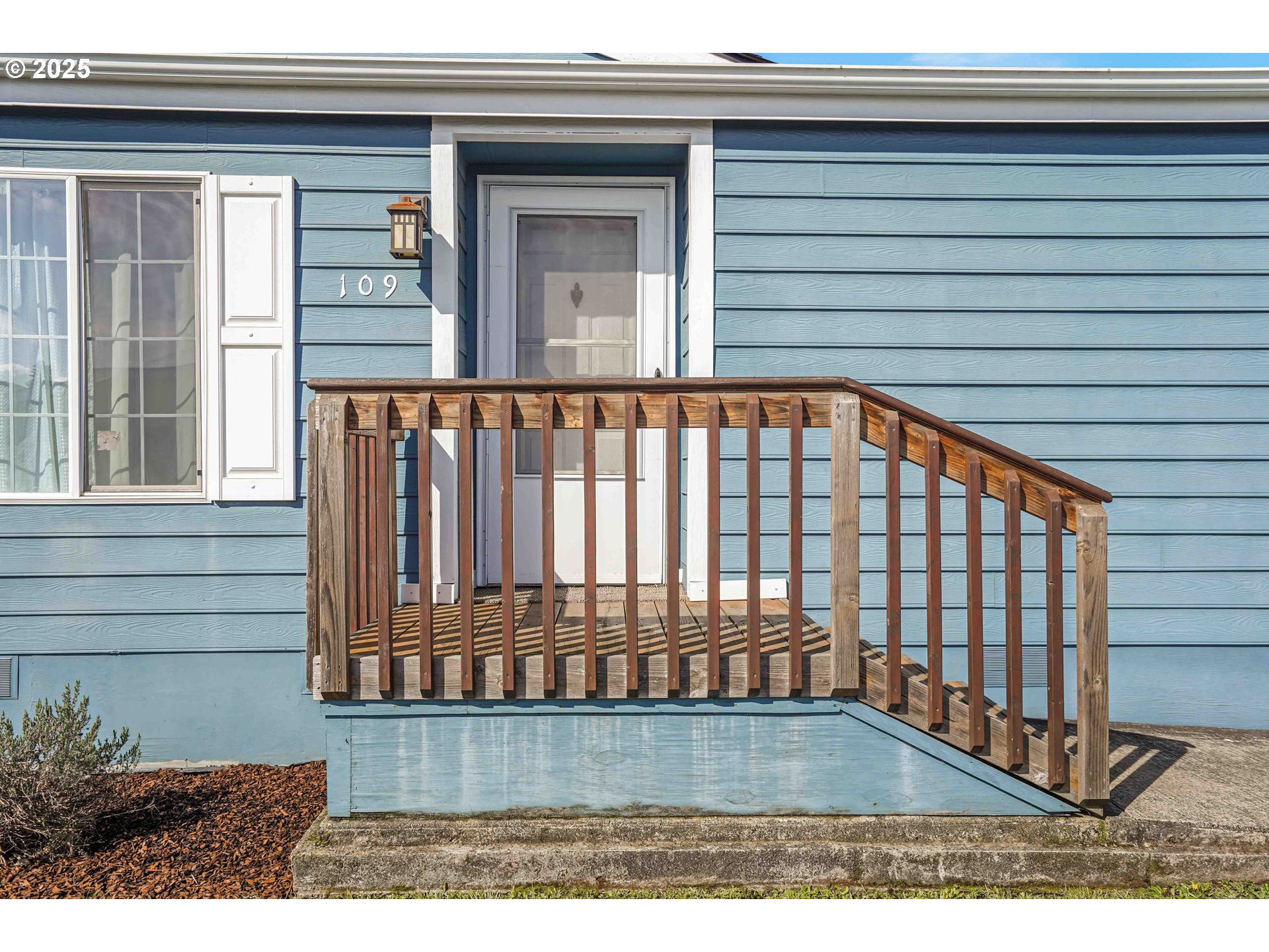 1015 Oak Street, Unit 109 Silverton, OR 97381 - Photo 9 of 14