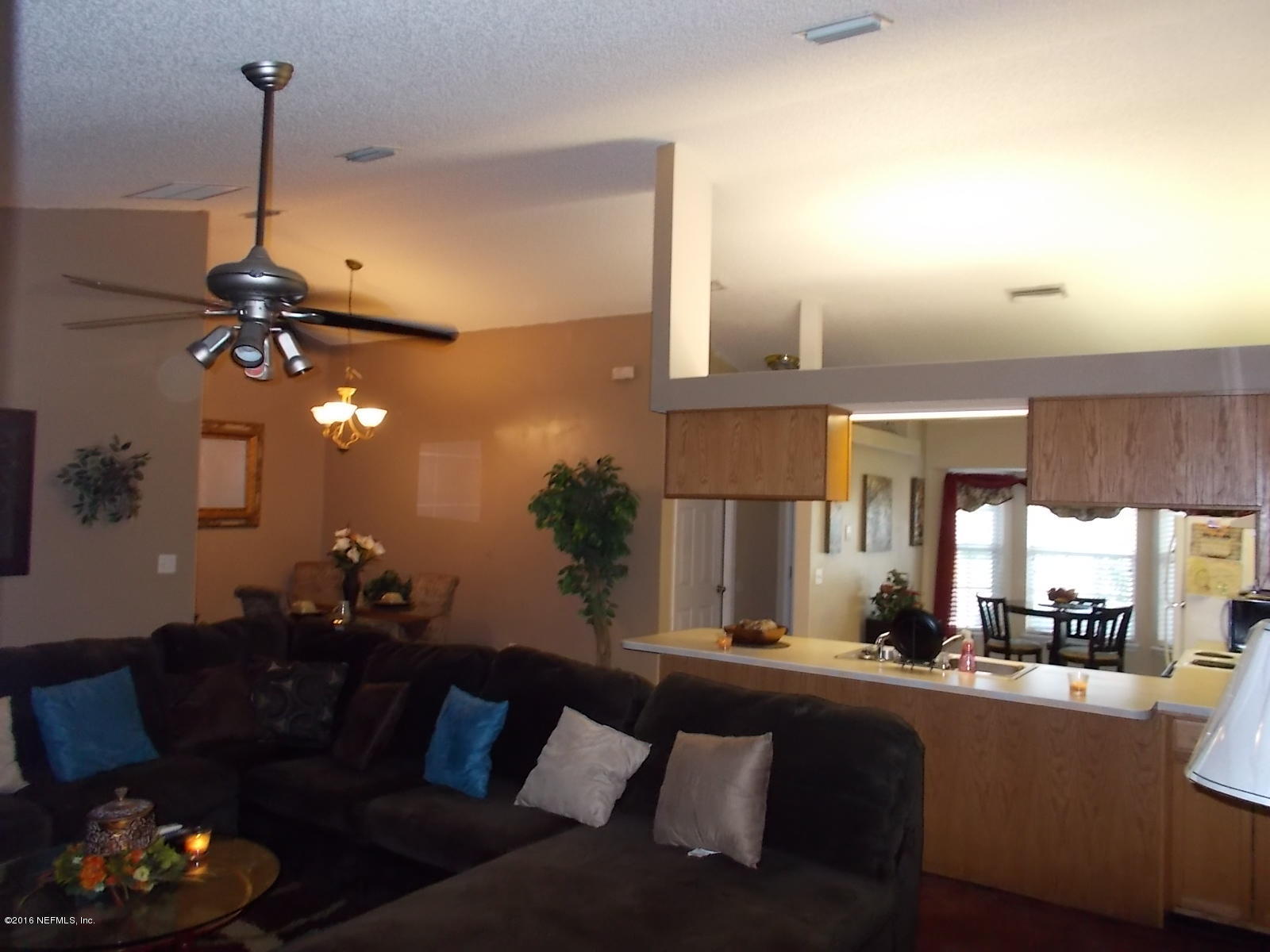 8684 Springtree Road Jacksonville, FL 32210 - Photo 12 of 26 Living Area