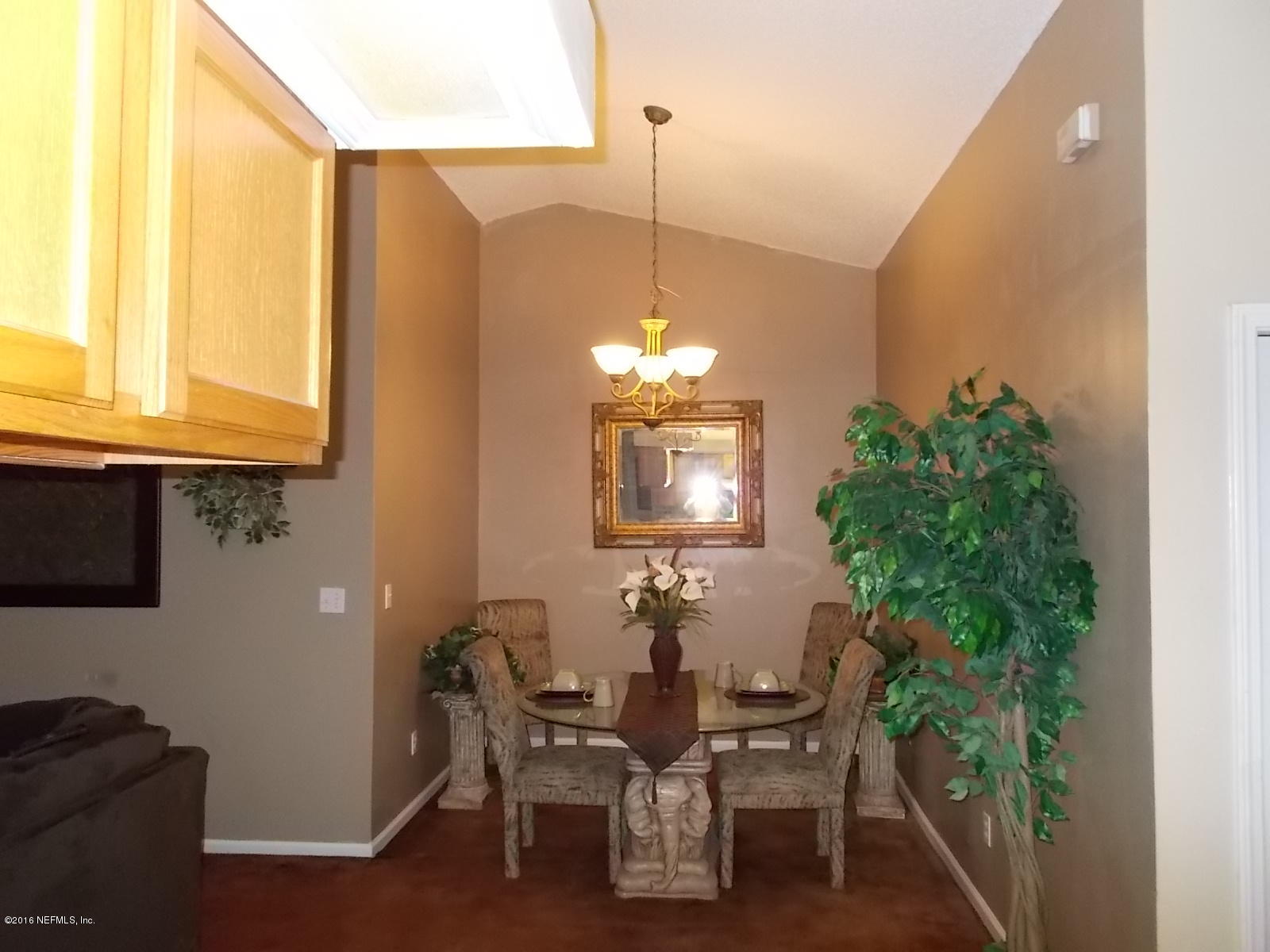 8684 Springtree Road Jacksonville, FL 32210 - Photo 17 of 26 Dining