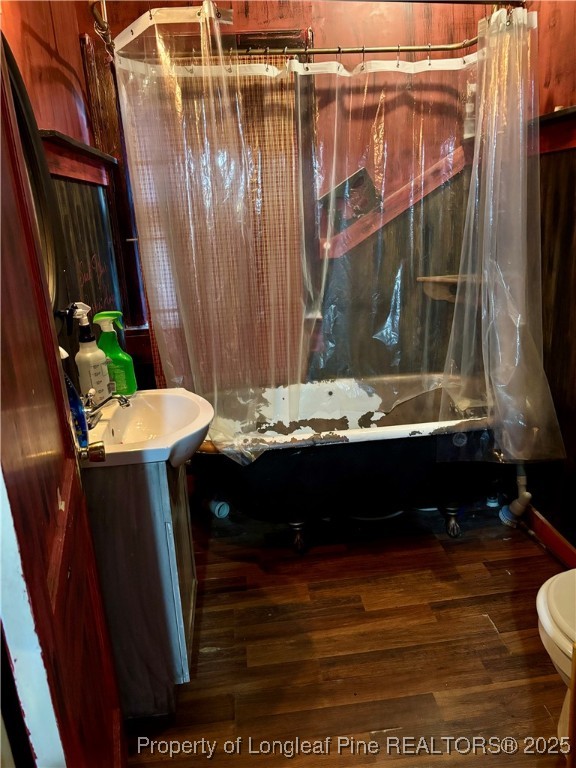 205 North College Street Red Springs, NC 28377 - Photo 8 of 10 a room with table and chair