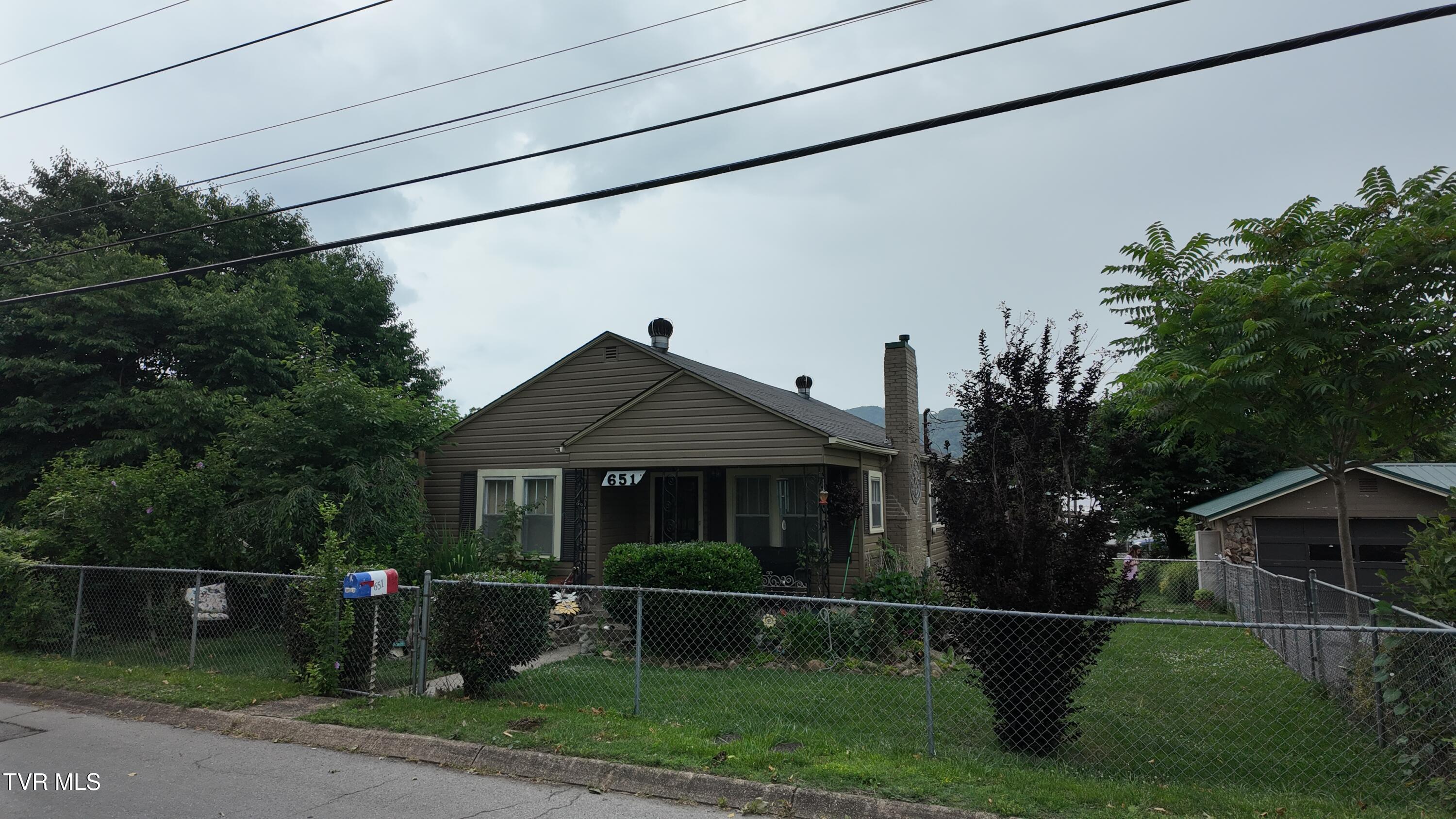 651 Broyles Avenue Erwin, TN 37650 - Photo 18 of 74 image00071