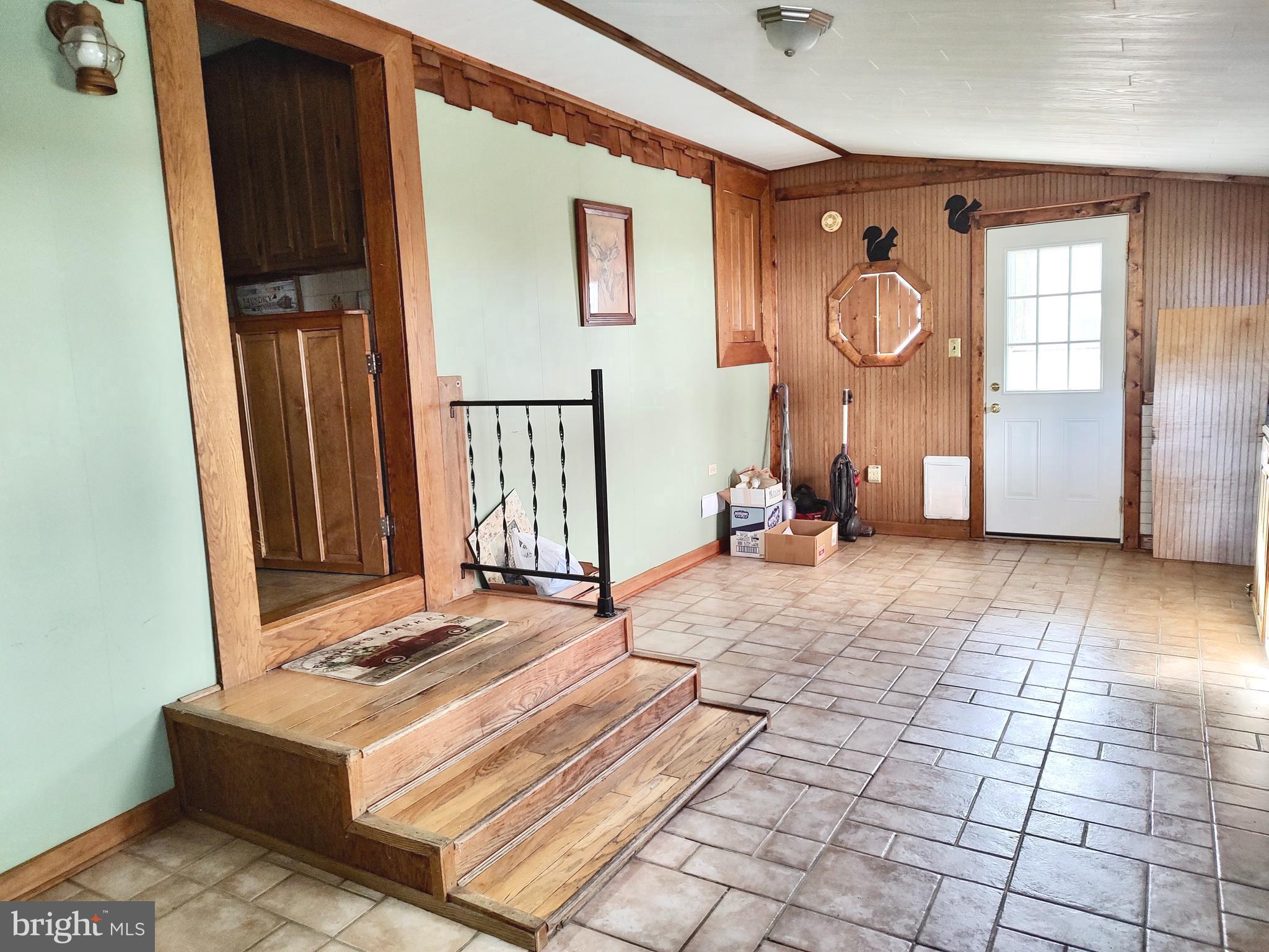4034 Middletown Branch Road Vienna, MD 21869 - Photo 7 of 29 enclosed porch