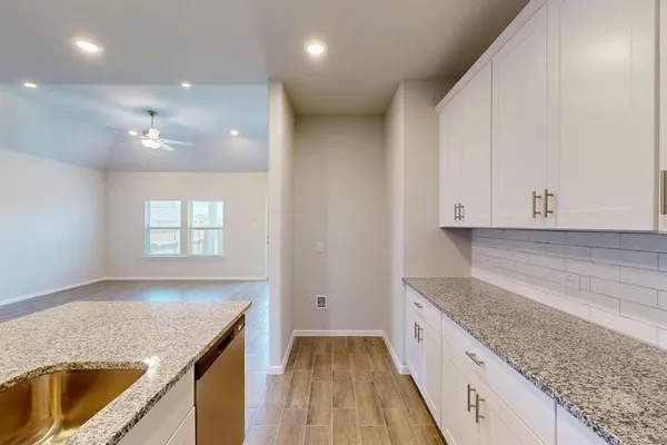 $2,500 | 405 Wydown Drive, Princeton, TX 75407