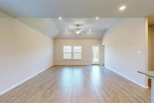 $2,500 | 405 Wydown Drive, Princeton, TX 75407