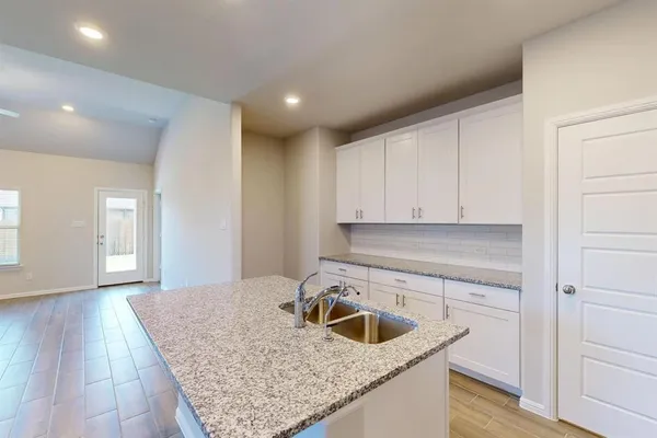 $2,500 | 405 Wydown Drive, Princeton, TX 75407