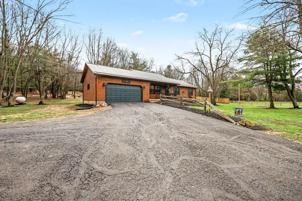 $415,000 | 8366 Cottonwood Avenue, Howard City, MI 49329