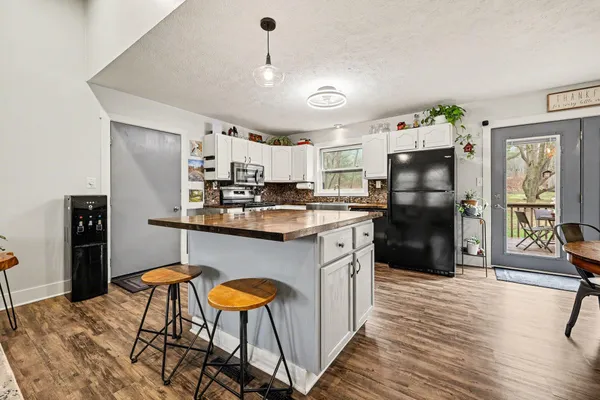 $415,000 | 8366 Cottonwood Avenue, Howard City, MI 49329