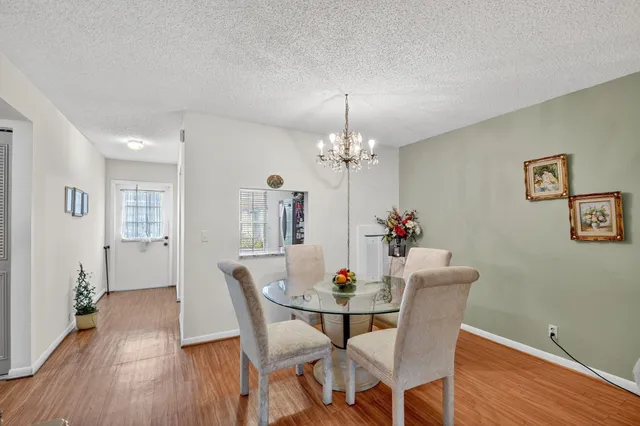 $195,000 | 522 Franconia Circle, Unit A, Lake Worth, FL 33467