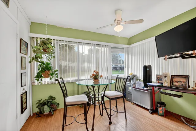 $195,000 | 522 Franconia Circle, Unit A, Lake Worth, FL 33467