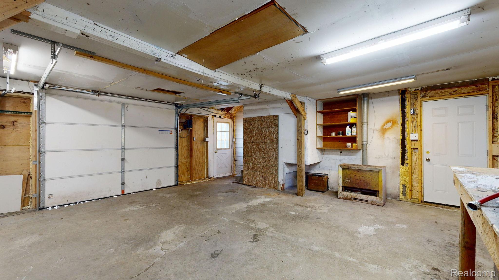 4455 North Genesee Road Flint, MI 48506 - Photo 28 of 47 View of garage