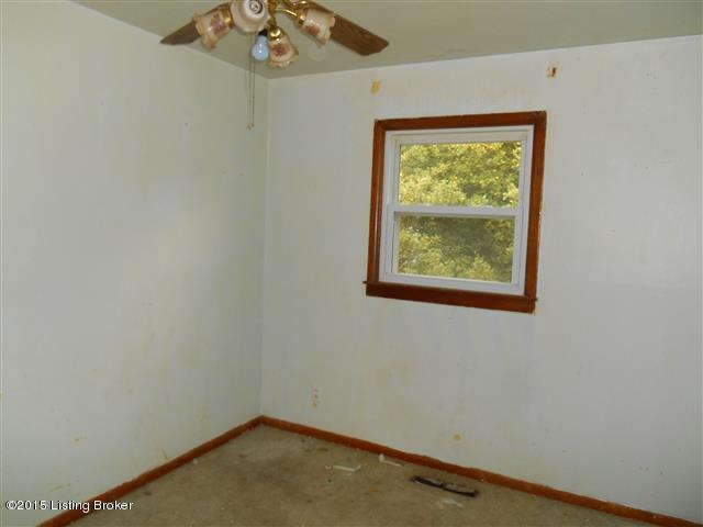 1310 Dahl Road Louisville, KY 40213 - Photo 6 of 14 DSCN9652 (Small)