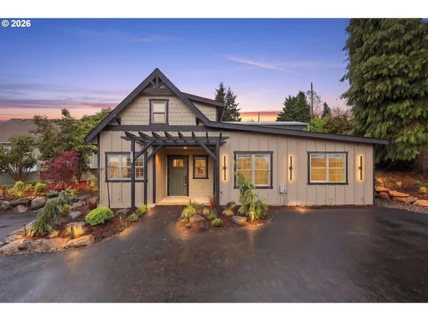 $384,900 | 4194 Southeast View Acres Road, Unit 1, Milwaukie, OR 97267