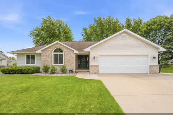 $450,000 | 127 Barefoot Court, Appleton, WI 54913