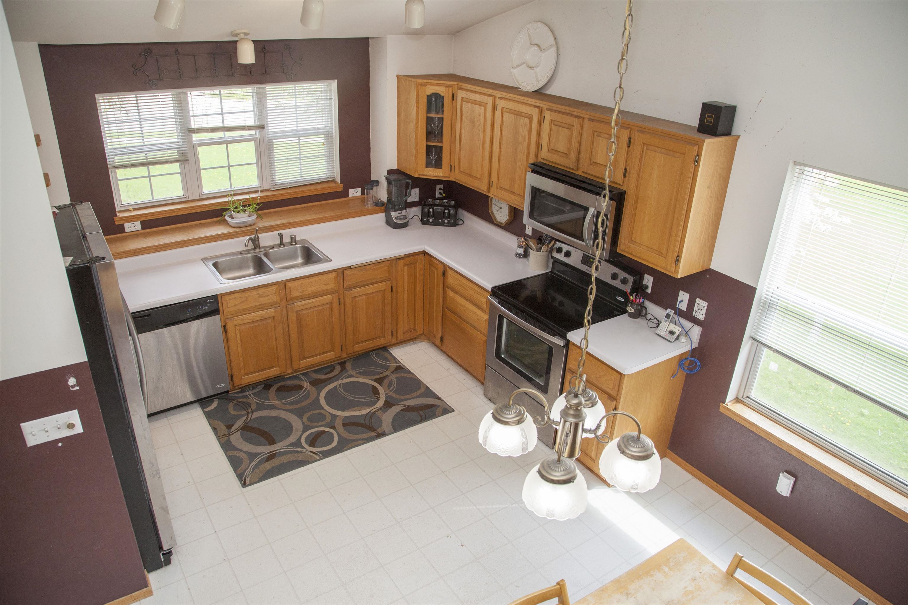 819 Spellman Street Mount Horeb, WI 53572 - Photo 8 of 32