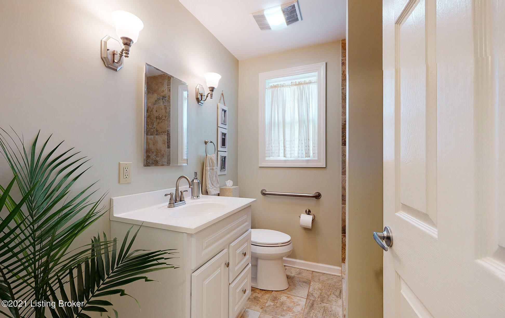 4030 Springhill Road Louisville, KY 40207 - Photo 12 of 32 4030-Springhill-Rd-20210825-024