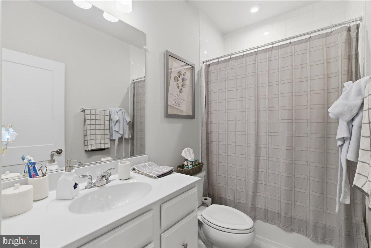 2315 Liberty Loop Herndon, VA 20171 - Photo 21 of 39 hall bathroom on 3rd floor