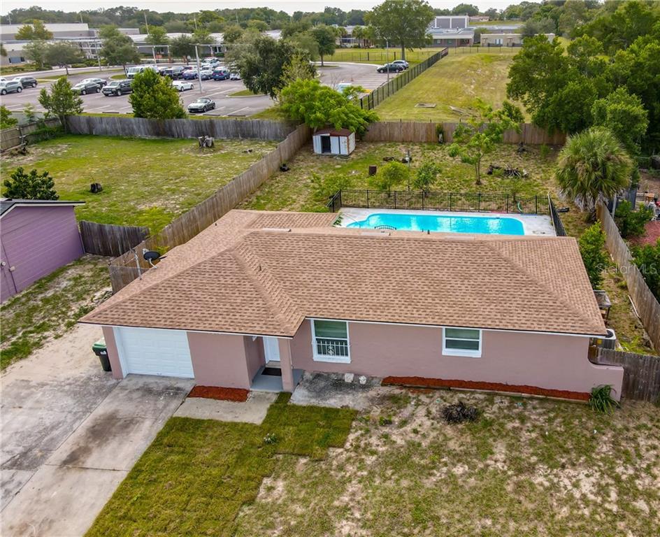 Remodeled pool home with new roof 2019