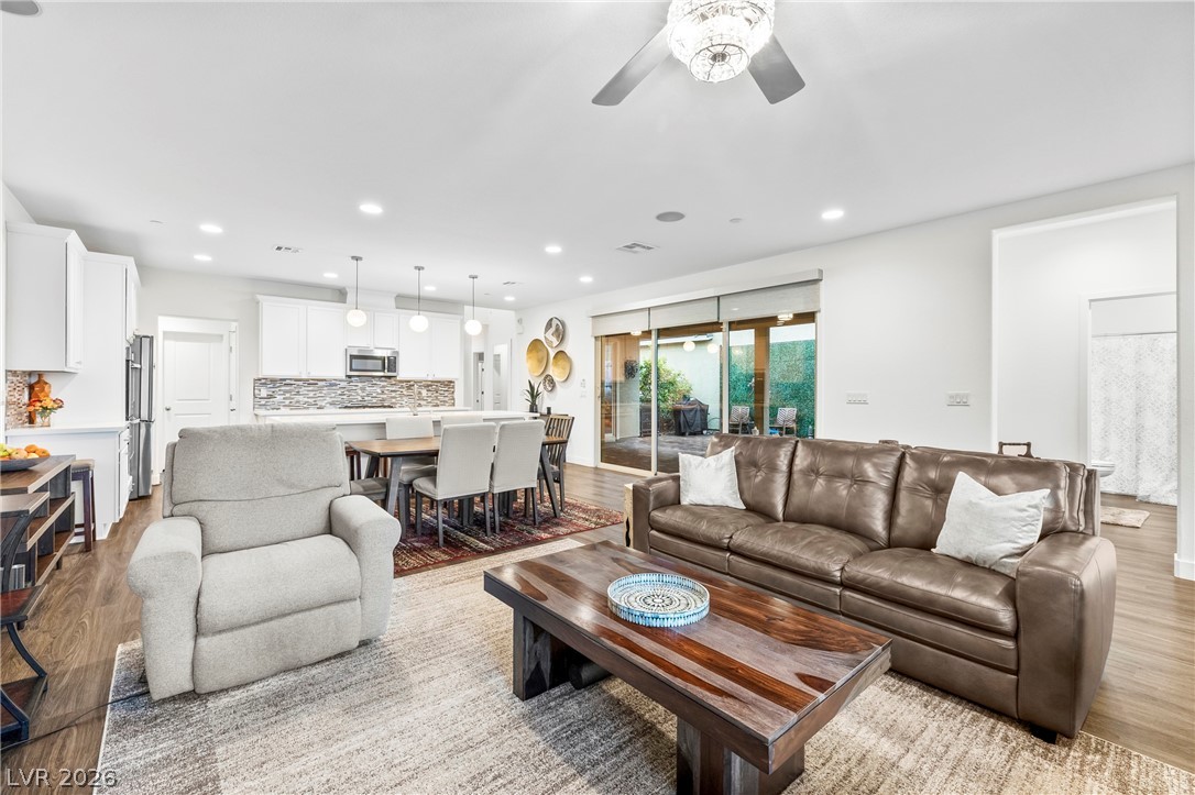 416 Gracious Way Henderson, NV 89011 - Photo 11 of 58