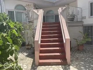 a view of entryway with a front door