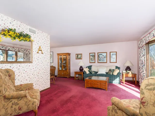 $444,900 | 10S144 Ridge Road, Naperville, IL 60565