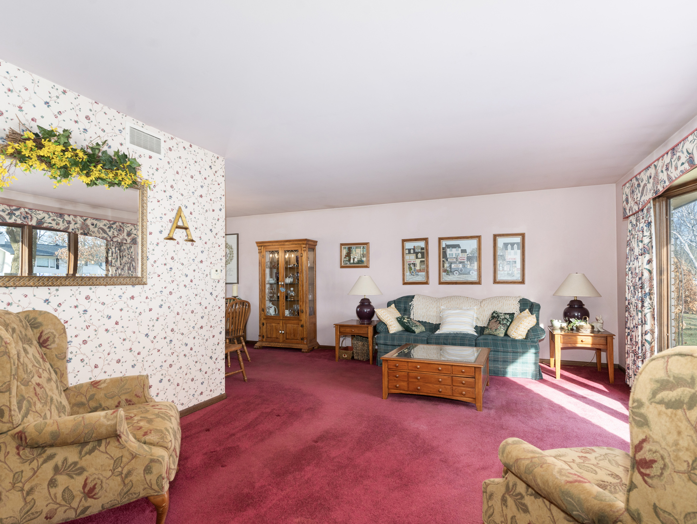 10S144 Ridge Road Naperville, IL 60565 - Photo 4 of 28 a living room with furniture and a wooden floor