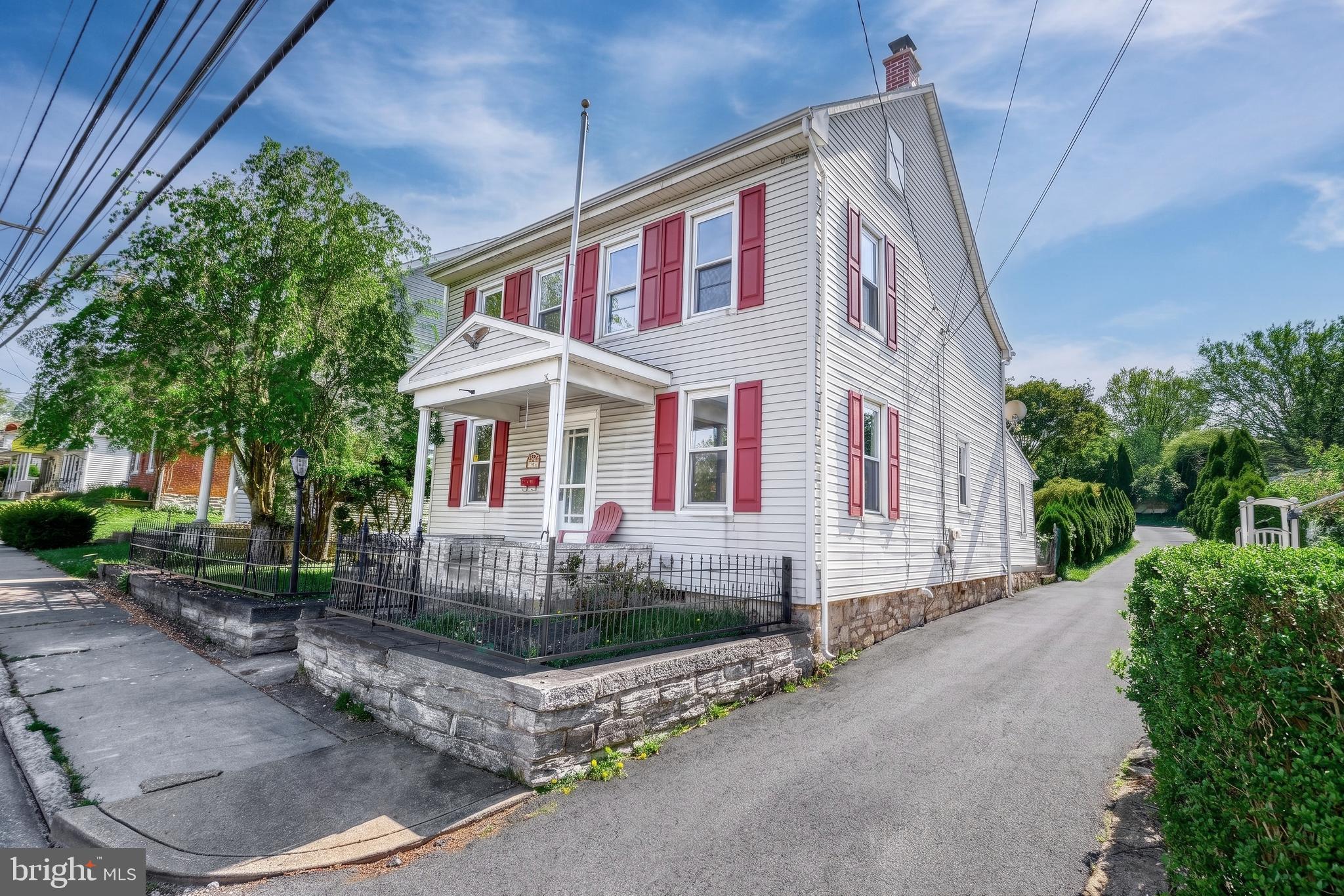 945 Cornwall Road Lebanon, PA 17042 - Photo 4 of 52 Gallery Image 4