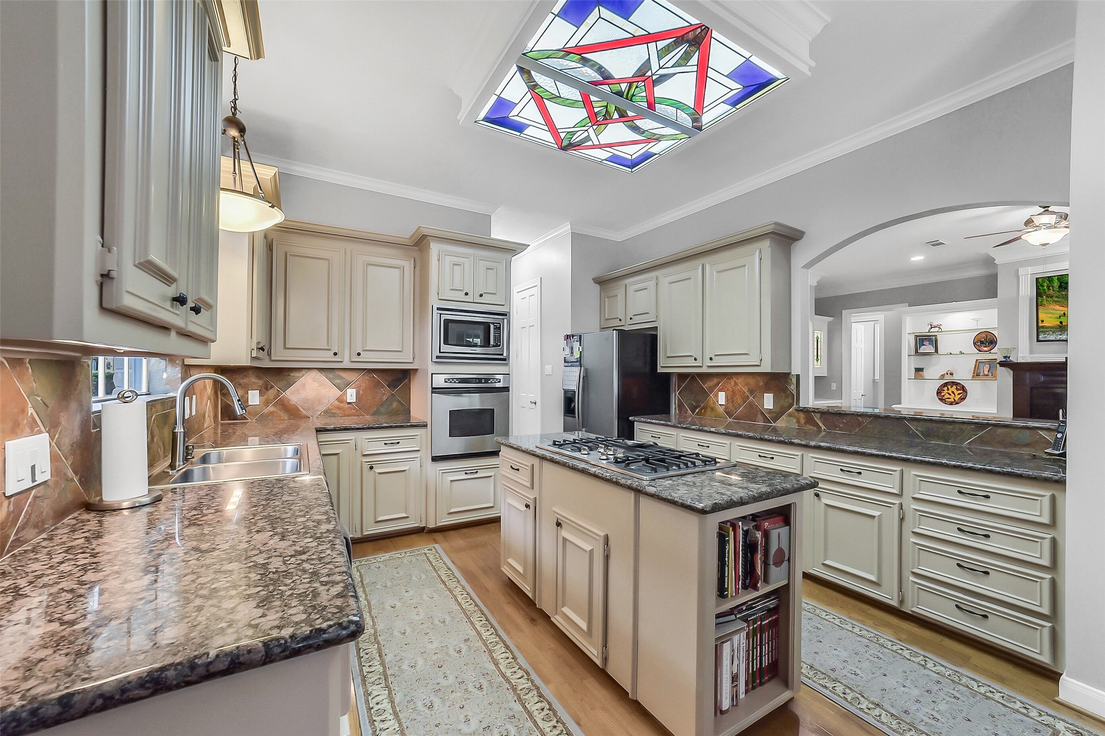 1260 Fries Road Houston, TX 77055 - Photo 11 of 42 Tons of Storage, Gas Cooktop on Island and Convection/Microwave and Oven