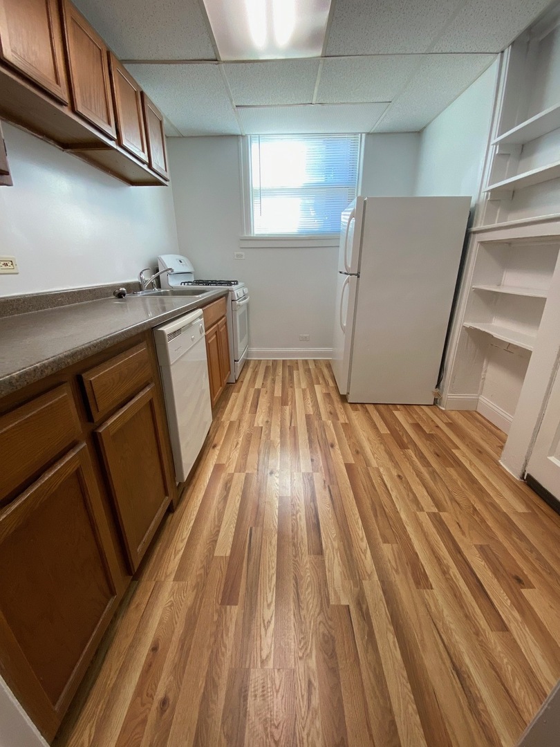 730 Reba Place, Unit G Evanston, IL 60202 - Photo 9 of 17