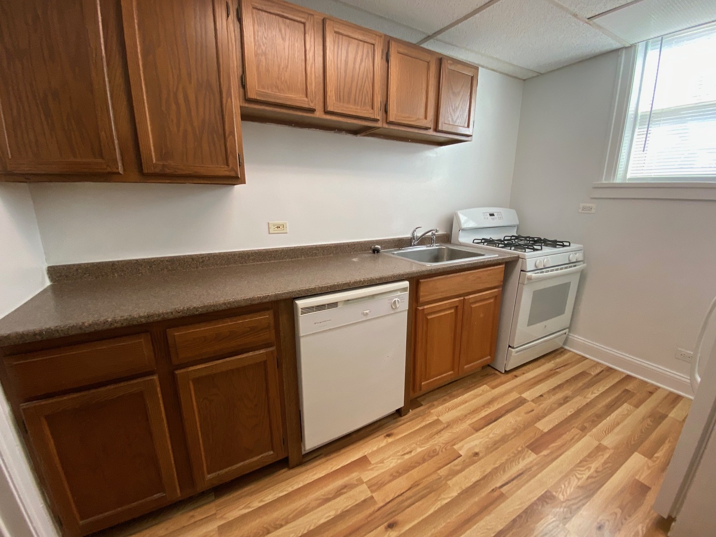 730 Reba Place, Unit G Evanston, IL 60202 - Photo 10 of 17