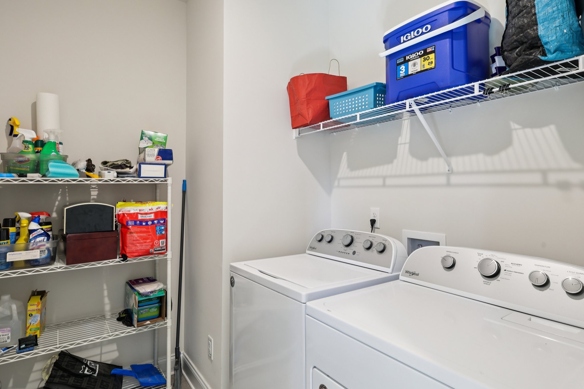 668 Taylor Bend Columbia, TN 38401 - Photo 13 of 35 a utility room with dryer and washer