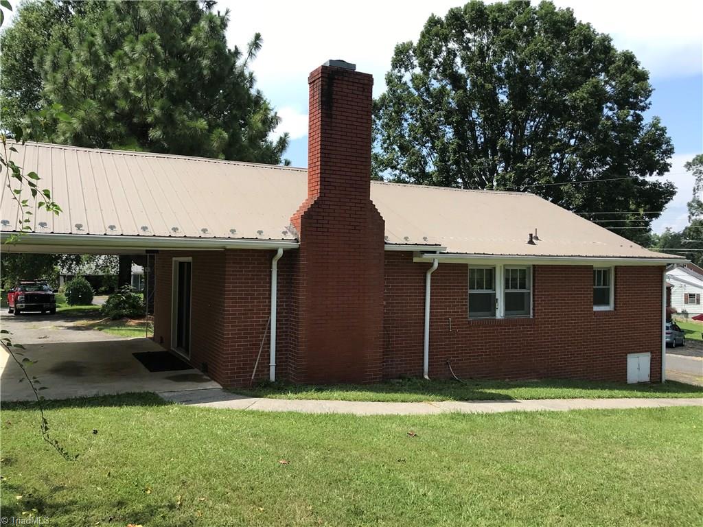 2480 Wards Gap Road Mount Airy, NC 27030 - Photo 6 of 27 Gallery Image 6