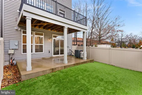 $975,000 | 5159 Ridgeview Retreat Drive, Chantilly, VA 20151