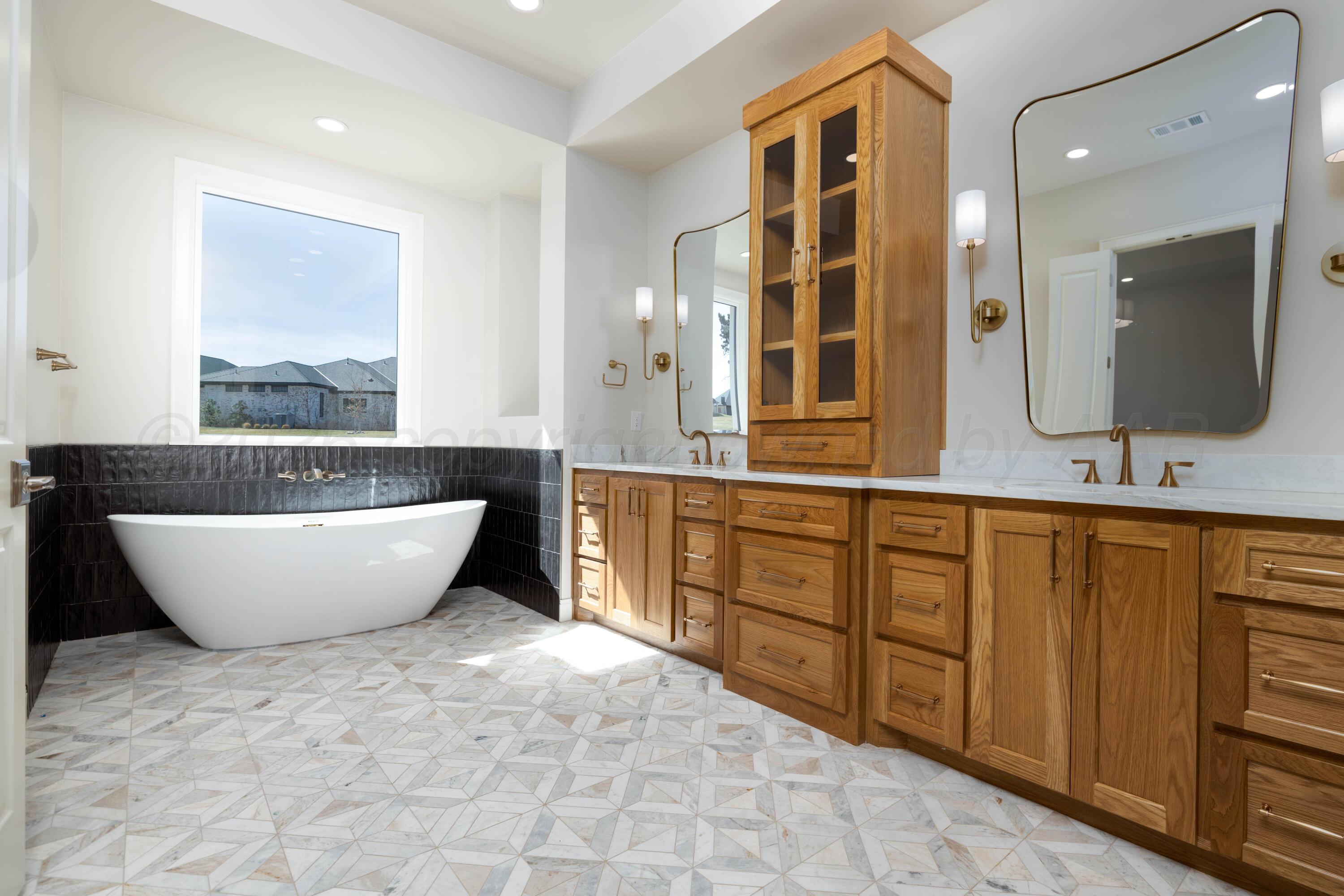 4501 North Rocking Chair Lane Amarillo, TX 79124 - Photo 21 of 44 Master Bath